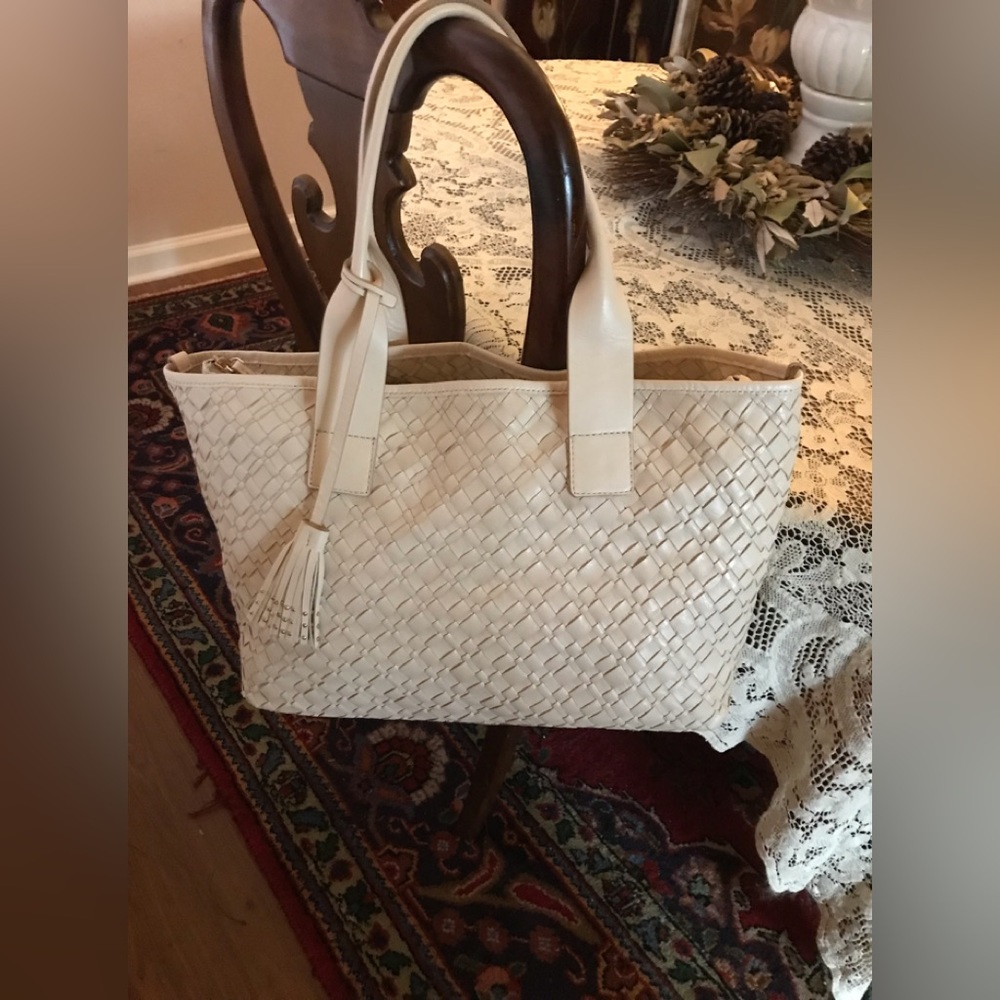 Massimo Dutti Woven Leather Large Tote w/Dust Bag. NWOT. Never Used.
